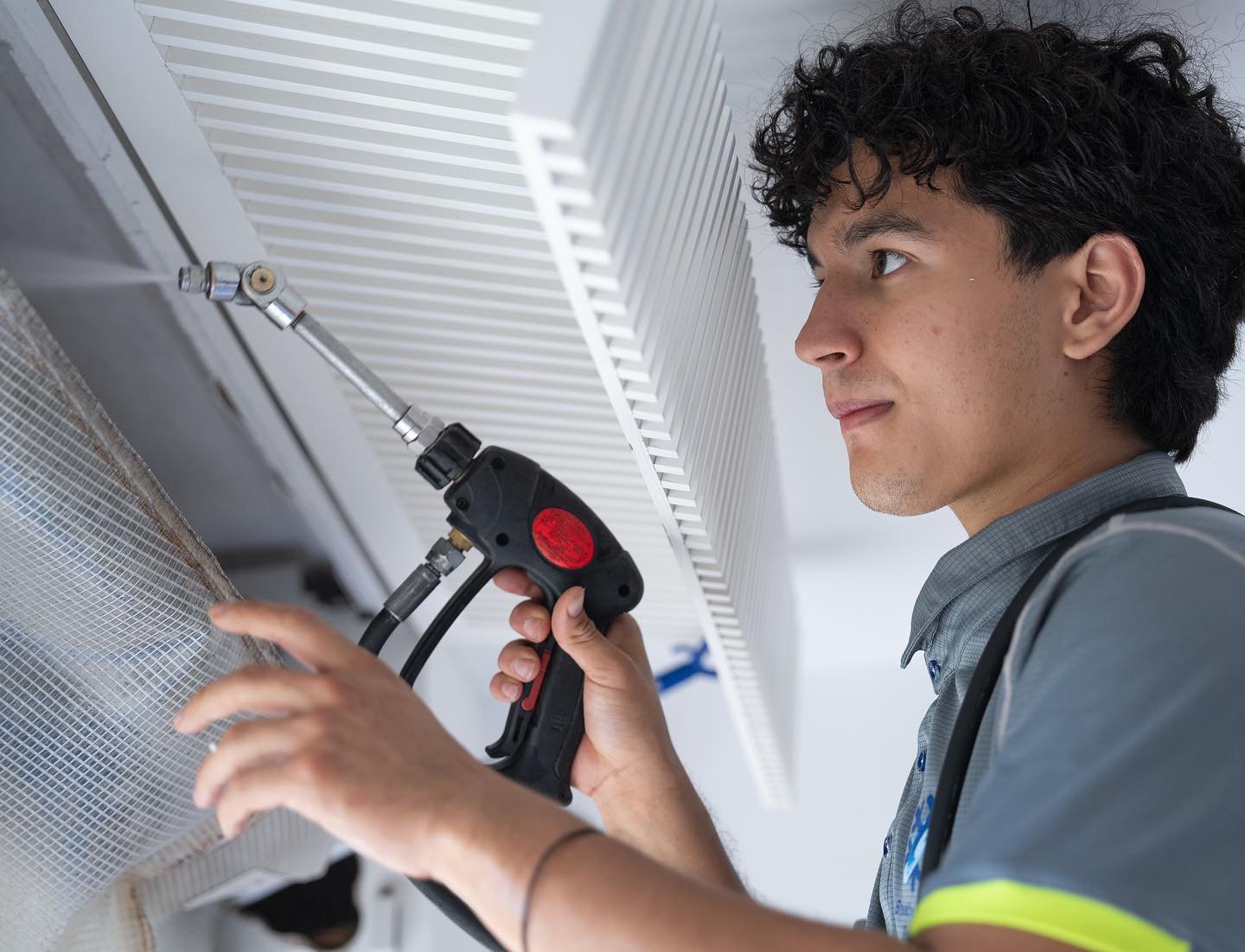 Corporate AC Cleaning Dubai​
